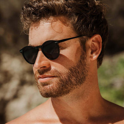 Guapo.